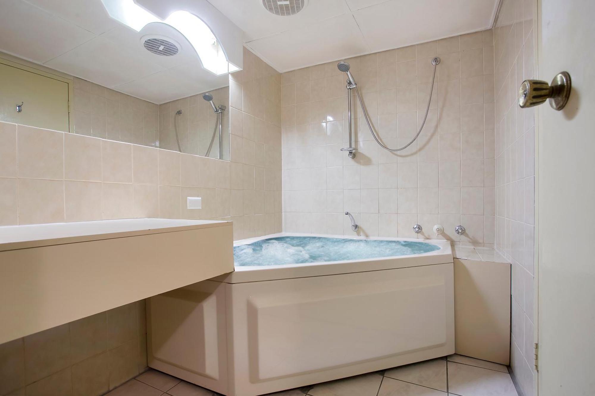 Court Hotel Warrnambool