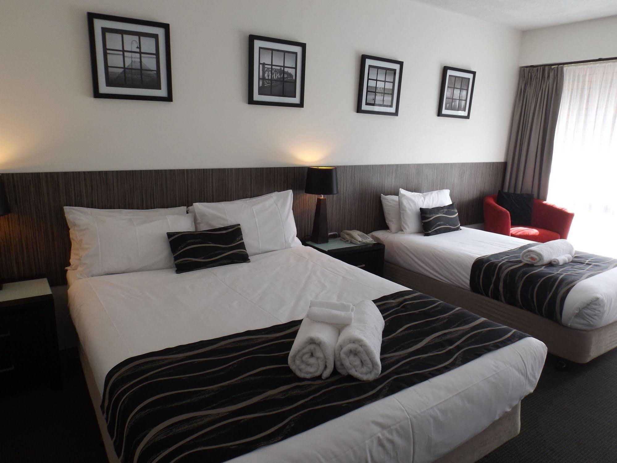 Court Hotel Warrnambool