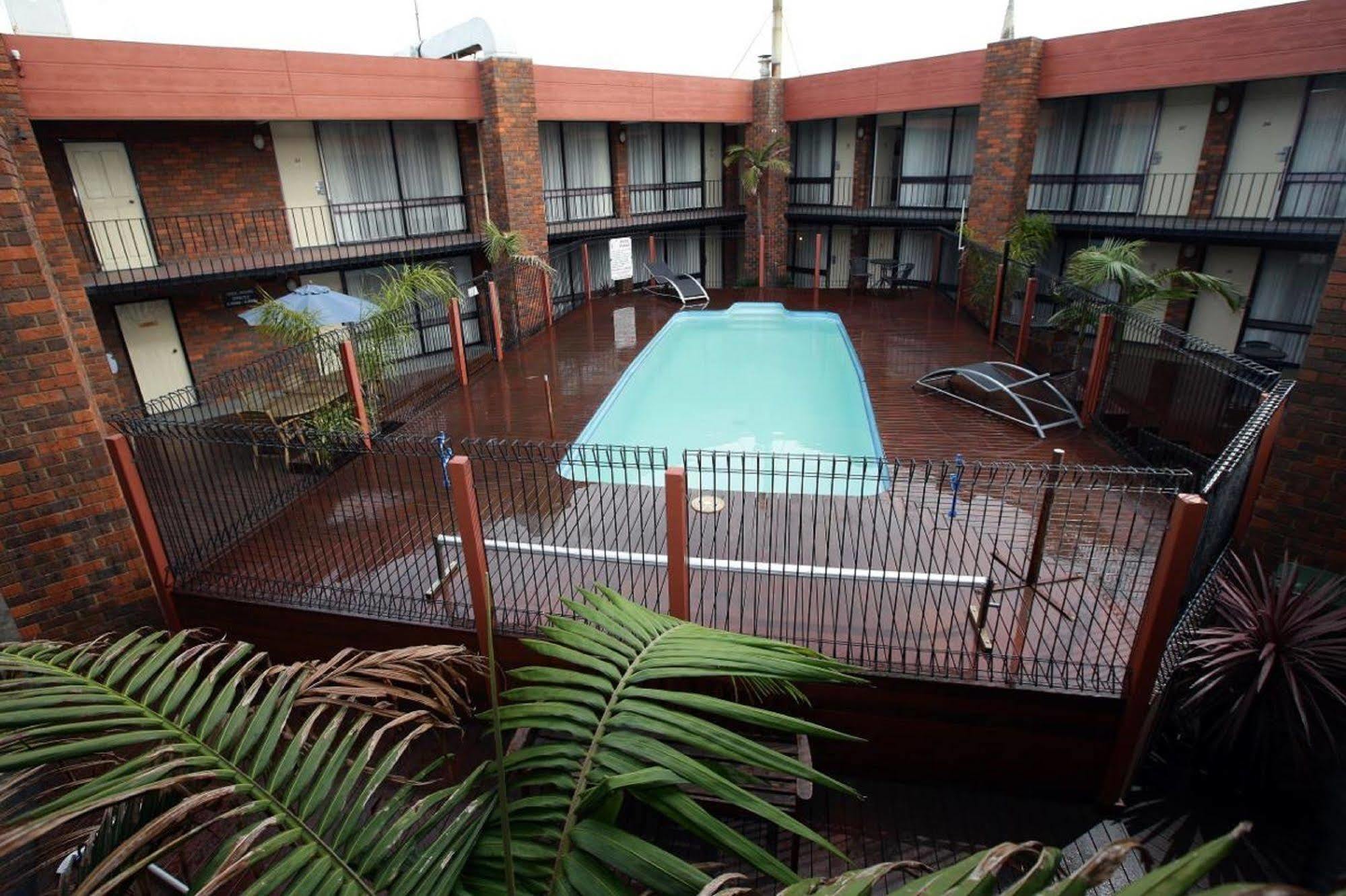 Hotel Court 3*